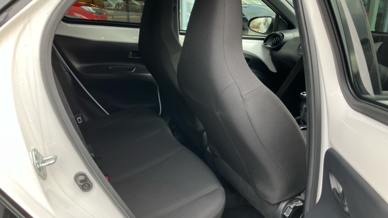 Toyota Aygo X 1.0 VVT-i Edge 5dr Petrol Hatchback